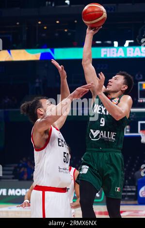 Pasay City, Philippinen. Januar 2009. Bendzius (#22) vom Team Lithuania rettet den Ball während der FIBA-Weltmeisterschaft 2023 – Litauen gegen Montenegro. Litauen gewinnt am 29. August in Pasay City, Manila, Philippinen, mit 91 bis 71 Punkten. 2023. (Foto: Noel Tonido/Pacific Press/SIPA USA) Credit: SIPA USA/Alamy Live News Stockfoto