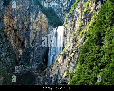 Boka-Wasserfall bei Bovec in Nord-Primorska oder Littoral-Region Sloweniens Stockfoto