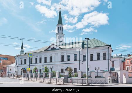 Kazan, Russland - 11. Juni 2023: Gallevskaya-Moschee, 1798. Denkmal der religiösen Architektur im eklektischen Stil mit Elementen der klassischen Architektur. S Stockfoto