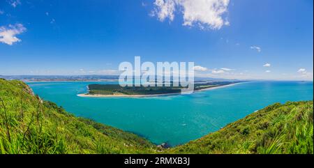 Blick vom Mount Mainganui auf Matakana Island auf der Nordinsel Neuseelands Stockfoto