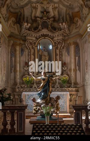 Chiaravalle, Provinz Piacenza: Chiaravalle della Colomba Abbey: Statue von Santa Maria Assumption Stockfoto