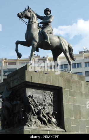 İzmir, Türkiye, das Atatürk-Denkmal, Bronzestatue eines Reiters Mustafa Kemal Atatürk. Stockfoto