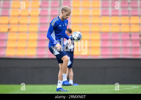 Prag, Tschechische Republik. 30. August 2023. Maxime Bernauer von Dinamo Zagreb während der Trainingseinheit im Letna-Stadion in Prag, Tschechische Republik, am 30. August 2023. Vor dem Playoff der UEFA Europa League 2. Spiel zwischen Sparta Praha und Dinamo Zagreb. Foto: Marko Lukunic/PIXSELL Credit: Pixsell/Alamy Live News Stockfoto