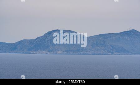 Berge der Bucht von Alcúdia vom kap Cap de Formentor (Mallorca, Balearen, Spanien) aus gesehen, vor allem: Montañas de la Bahía de Alcúdia, Mallorca Stockfoto