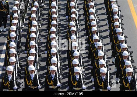 Ankara, T¨¹rkiye. 30. August 2023. Türkische Soldaten marschieren während einer Parade, um den 30. August 30 2023 in Ankara, T¨¹rkiye, zu feiern. Der türkische Präsident Recep Tayyip Erdogan hob am Mittwoch hervor, wie wichtig es ist, dass T¨¹rkiye militärisch abschreckend wirkt, um sich zu einem mächtigen Land zu entwickeln. Quelle: Mustafa Kaya/Xinhua/Alamy Live News Stockfoto