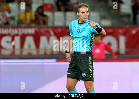 Bari, Italien. 30. August 2023. Der Schiedsrichter Alberto Santoro aus Messina während des SSC Bari vs ALS Cittadella, italienisches Fußball-Spiel der Serie B in Bari, Italien, August 30 2023 Credit: Independent Photo Agency/Alamy Live News Stockfoto