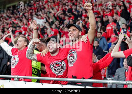 Eindhoven, Niederlande. 30. August 2023. EINDHOVEN, NIEDERLANDE - AUGUST 30: PSV-Fans feiern während des Play-Off-Spiels der UEFA Champions League in der zweiten Liga zwischen PSV und Rangers am 30. August 2023 im Philips Stadion in Eindhoven, Niederlande (Foto: Broer van den Boom/Orange Pictures) Credit: Orange Pics BV/Alamy Live News Stockfoto