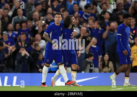 London, Großbritannien. 30. August 2023. ZIEL: Enzo Fernández aus Chelsea feiert zusammen mit Marc Cucurella aus Chelsea beim EFL Carabao Cup in der zweiten Runde des South Matches zwischen Chelsea und AFC Wimbledon am 30. August 2023 in Stamford Bridge, London, England. Foto: Carlton Myrie. Nur redaktionelle Verwendung, Lizenz für kommerzielle Nutzung erforderlich. Keine Verwendung bei Wetten, Spielen oder Veröffentlichungen eines einzelnen Vereins/einer Liga/eines einzelnen Spielers. Credit: UK Sports Pics Ltd/Alamy Live News Stockfoto