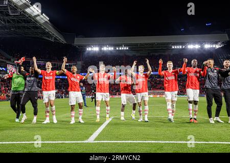 Eindhoven, Niederlande. 30. August 2023. EINDHOVEN, NIEDERLANDE - AUGUST 30: PSV-Spieler feiern den Sieg während des Play-Off-Spiels der UEFA Champions League in der zweiten Liga zwischen PSV und Rangers im Philips Stadion am 30. August 2023 in Eindhoven, Niederlande (Foto: Broer van den Boom/Orange Pictures) Credit: Orange Pics BV/Alamy Live News Stockfoto