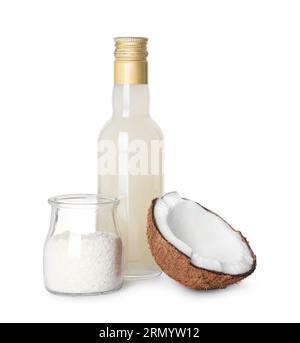 Flasche köstlicher Sirup für Kaffee, Kokos und Flocken isoliert auf weiß Stockfoto
