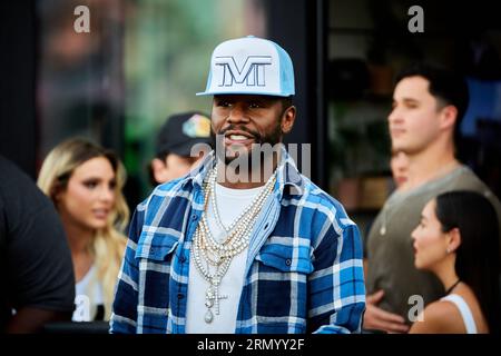 Floyd Mayweather Jr. Fort Lauderdale, FL, USA. 30. August 2023. Quelle: Jaroslav Sabitov/YES Market Media/Alamy Live News Stockfoto