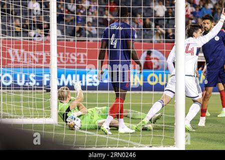 Chicago, USA. 30. August 2023. Chicago, USA, 30. August 2023: Chris Brady (34 Chicago Fire FC) tritt am Mittwoch, den 30. August 2023 im Soldier Field, Chicago, USA, mit dem Ball auf der Linie an. (KEINE KOMMERZIELLE NUTZUNG) (Shaina Benhiyoun/SPP) Credit: SPP Sport Press Photo. Alamy Live News Stockfoto