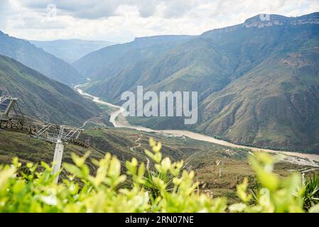 Chicamocha Canyon, bergige Landschaft der kolumbianischen Anden, in Santander, Kolumbien. Stockfoto