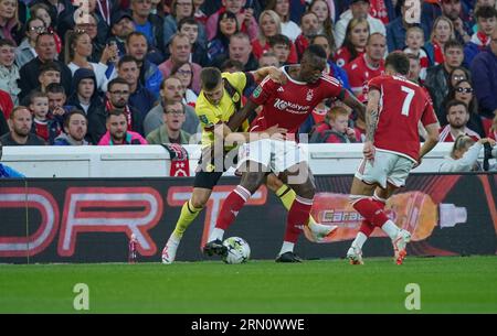 Burnley erster Mannschaftsspieler Johann Berg Gudmundsson in Aktion Nottingham Forest gegen Burnley FC im City Ground Nottingham für das Carabao Cup Spiel 30 Aug 2023 Stockfoto