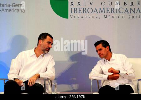 Der mexikanische Präsident Enrique Pena Nieto (R) spricht mit dem spanischen König Felipe VI. Während der Abschlusszeremonie des 10. Iberia-American Business Meeting am Rande des 24. Iberia-American Summit Veracruz 2014 in Boca del Rio, Veracruz, Mexiko, am 7. Dezember 2014. Jose Pazos/) MEXIKO-VERACRUZ-POLITICS-SUMMIT NOTIMEX PUBLICATIONxNOTxINxCHN der MEXIKANISCHE Präsident Enrique Pena Nieto r spricht mit dem spanischen König Felipe VI. Während der ABSCHLUSSZEREMONIE des 10. Iberia American Business Meeting AM Rande des 24. Iberia American Summit Veracruz 2014 in Boca Del Rio Veracruz Mexico AUF DER DEC 7 201 Stockfoto