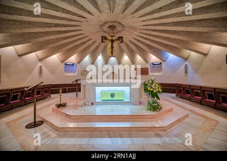 Inneneinrichtung mit Reliquien des Heiligen Thomas in der Basilika San Tommaso Apostolo. Stockfoto