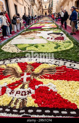 Noto, Sizilien, Italien - 20. Mai 2023: Das Blumenfest von Noto in Sizilien Stockfoto