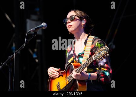 Sarah Jarosz on the Mountain Stage at Green man Festival in Wales, Großbritannien, August 2023. Foto: Rob Watkins Stockfoto