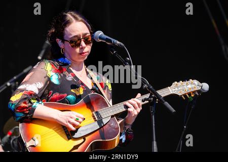 Sarah Jarosz on the Mountain Stage at Green man Festival in Wales, Großbritannien, August 2023. Foto: Rob Watkins Stockfoto