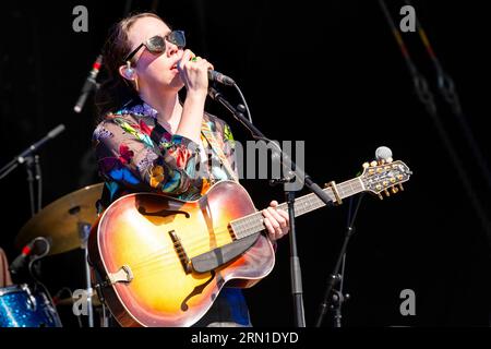 Sarah Jarosz on the Mountain Stage at Green man Festival in Wales, Großbritannien, August 2023. Foto: Rob Watkins Stockfoto