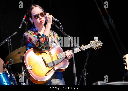 Sarah Jarosz on the Mountain Stage at Green man Festival in Wales, Großbritannien, August 2023. Foto: Rob Watkins Stockfoto