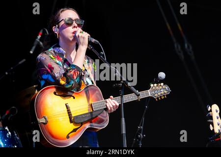 Sarah Jarosz on the Mountain Stage at Green man Festival in Wales, Großbritannien, August 2023. Foto: Rob Watkins Stockfoto