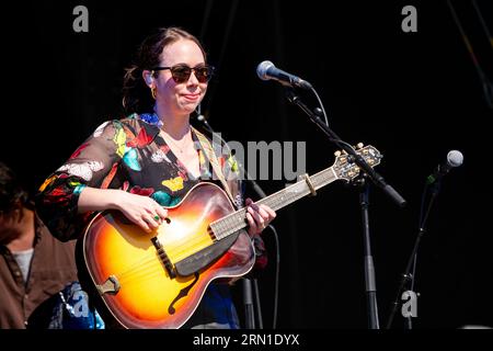 Sarah Jarosz on the Mountain Stage at Green man Festival in Wales, Großbritannien, August 2023. Foto: Rob Watkins Stockfoto