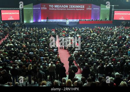 (150103) -- ATHEN, 3. Januar 2015 -- Alexis Tsipras, Oppositionsführer und Leiter der radikal-linken Syriza-Partei, hält eine Rede während eines Parteikongresses in Athen, Griechenland, am 3. Januar 2015. ) GRIECHENLAND-ATHEN-POLITIK-OPPOSITION FÜHRER-KONGRESS MariosxLolos PUBLICATIONxNOTxINxCHN Athen Januar 3 2015 Alexis Tsipras Oppositionsführer und Leiter der radikalen Linken Syriza Partei hält eine Rede während eines Parteikongresses in Athen Griechenland AM 3. Januar 2015 Athen POLITIK Oppositionsführer Kongress MariosxLolos PUBLICATIONxNOTxINxCHN Stockfoto