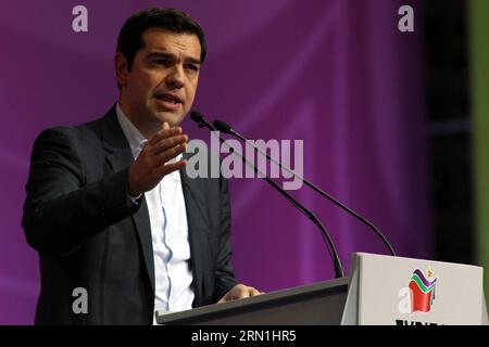 (150103) -- ATHEN, 3. Januar 2015 -- Alexis Tsipras, Oppositionsführer und Leiter der radikal-linken Syriza-Partei, hält eine Rede während eines Parteikongresses in Athen, Griechenland, am 3. Januar 2015. ) GRIECHENLAND-ATHEN-POLITIK-OPPOSITION FÜHRER-KONGRESS MariosxLolos PUBLICATIONxNOTxINxCHN Athen Januar 3 2015 Alexis Tsipras Oppositionsführer und Leiter der radikalen Linken Syriza Partei hält eine Rede während eines Parteikongresses in Athen Griechenland AM 3. Januar 2015 Athen POLITIK Oppositionsführer Kongress MariosxLolos PUBLICATIONxNOTxINxCHN Stockfoto