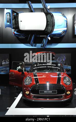 (150115) -- BRÜSSEL, 15. Januar 2015 -- Mini Cooper 5 Türen werden am Pressetag auf der Brussels Motor Show in Brüssel, Belgien, am 15. Januar 2015 ausgestellt. Die Motor Show findet vom 16. Bis 25. Januar statt. ) BELGIEN-BRUSSLES-MOTOR SHOW YexPingfan PUBLICATIONxNOTxINxCHN Brüssel 15. Januar 2015 Mini Cooper 5 Türen werden AM Pressetag AUF der Brussels Engine Show in Brüssel gezeigt 15. Januar 2015 die Engine Show läuft vom 16. Bis 25. Januar Belgien Engine Show PUBLICATIONxNOTxINxCHN Stockfoto