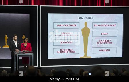 (150115) -- LOS ANGELES, 15. Januar 2015 -- Schauspieler Chris Pine (L) und der Präsident der Academy of Motion Picture Arts and Sciences Cheryl Boone Isaacs (R) kündigen die Nominierungen für den besten Film während der Nominierungen für die 87. Academy Awards in Beverly Hills, Kalifornien, USA, am 15. Januar 2015 an. ) US-LOS ANGELES-OSCARS-NOMINIERUNGEN YangxLei PUBLICATIONxNOTxINxCHN Los Angeles 15. Januar 2015 Schauspieler Chris Pine l und der Präsident der Academy of Motion Picture Arts and Sciences Cheryl Boone Isaacs r kündigen die NOMINIERUNGEN für Best Picture während der NOMINIERUNGEN für die 87. Akademie an Stockfoto