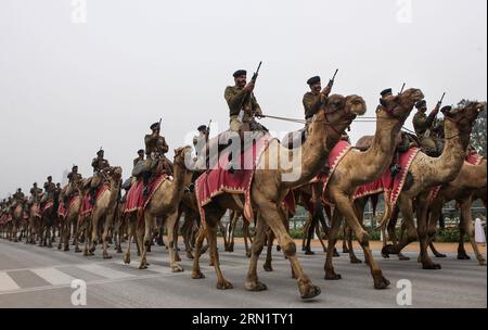 (150121) -- NEU DELHI, 21. Januar 2015 -- Soldaten der indischen Grenzschutztruppe marschieren während der Probe für die Parade am Tag der Republik auf dem Raj-Pfad in Neu-Delhi, Indien, 21. Januar 2015. Indien feiert seinen 66. Tag der Republik am 26. Januar mit einer großen Militärparade. ) (Djj) INDIEN-NEU-DELHI-REPUBLIK TAGESPROBE ZhengxHuansong PUBLICATIONxNOTxINxCHN Neu-Delhi 21. Januar 2015 Soldaten der Indischen Grenzschutztruppe marschieren während der Probe für die Republic Day Parade AUF dem Raj-Pfad in Neu-Delhi Indien 21. Januar 2015 Indien feiert seinen Republic Day AM 26. Januar mit einem großen Militär Parade I Stockfoto