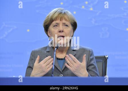 (150212) -- BRÜSSEL, 12. Februar 2015 -- die deutsche Bundeskanzlerin Angela Merkel spricht nach dem EU-Gipfel am 12. Februar 2015 im belgischen Brussles an einer Pressekonferenz. ) BELGIEN-BRÜSSEL-EU-GIPFEL YexPingfan PUBLICATIONxNOTxINxCHN Brüssel 12. Februar 2015 Bundeskanzlerin Angela Merkel spricht nach dem EU-Gipfel AM EU-Sitz in Belgien 12. Februar 2015 Belgien Brüssel EU-Gipfel PUBLICATIONxNOTxINxCHN Stockfoto