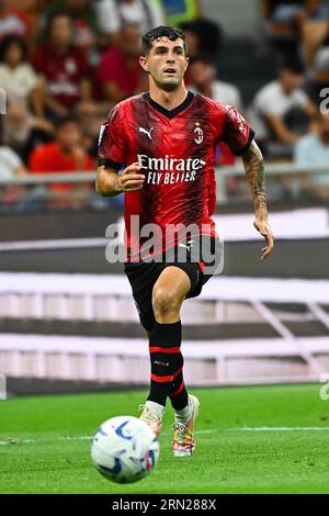 Mailand, Italien - 26. August 2023: Christian Pulisic vom AC Mailand kontrolliert den Ball während des Fußballspiels AC Mailand gegen Turin in San Siro Stadiu Stockfoto