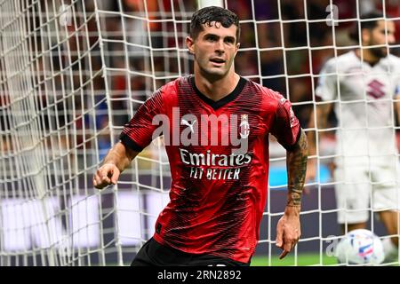 Mailand, Italien - 26. August 2023: Christian Pulisic vom AC Mailand kontrolliert den Ball während des Fußballspiels AC Mailand gegen Turin in San Siro Stadiu Stockfoto