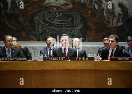 (150223) -- New York, 23. Februar 2015 -- der chinesische Außenminister Wang Yi (C), der auch für den Monat Februar Präsident des UN-Sicherheitsrats ist, führt den Vorsitz über eine Sitzung des Sicherheitsrats unter dem Thema „Wahrung des Weltfriedens und der internationalen Sicherheit: bekräftigen, dass am 23. Februar 2015 im Hauptquartier der Vereinten Nationen in New York, den Vereinigten Staaten, ein starkes Engagement für die Zwecke der Charta der Vereinten Nationen besteht. Der UN-Sicherheitsrat hat am Montag im UN-Hauptquartier in New York eine von China vorgeschlagene offene Debatte über die Aufrechterhaltung des Weltfriedens und der internationalen Sicherheit eingeleitet. )(BXQ) US-NEW YORK-UNSC-OPE Stockfoto