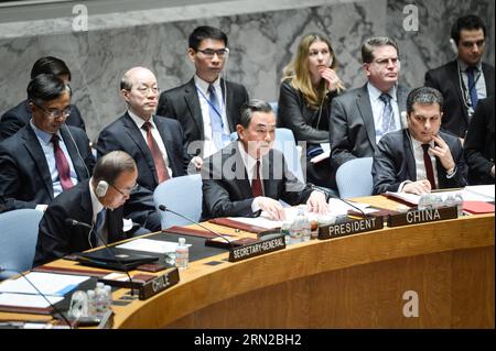 (150223) -- NEW YORK, 23. Februar 2015 -- der chinesische Außenminister Wang Yi (C), ebenfalls Präsident des UN-Sicherheitsrates für den Monat Februar, spricht während einer Sitzung des UN-Sicherheitsrates zur Wahrung des Weltfriedens und der internationalen Sicherheit am 23. Februar 2015 im UN-Hauptquartier in New York. ) UN-NEW YORK-SICHERHEITSRAT-FRIEDEN UND SICHERHEIT NiuxXiaolei PUBLICATIONxNOTxINxCHN New YORK 23. Februar 2015 Chinesische Außenminister Wang Yi C so Präsident des UN-Sicherheitsrates für den Monat Februar spricht während einer Sitzung des UN-Sicherheitsrates ZUR Wahrung des internationalen Friedens an Stockfoto