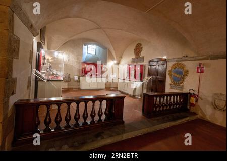 Die Medici Chapel Crypt, ein Keller unter dem Innenhof des Klosters St. Antoninus Teil der Basilika di San Lorenzo (Kirche St. Lawrence) in F Stockfoto