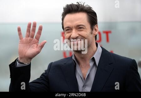 Schauspieler Hugh Jackman posiert beim Fototermin für den neuen Film Chappie unter der Regie von Neiill Blomkamp in Moskau, Russland, am 1. März 2015. )(lmz) RUSSIA-MOSCOW-MOVIE-CHAPPIE PavelxBednyakov PUBLICATIONxNOTxINxCHN Schauspieler Hugh Jackman posiert BEI der Fotoaufruf für neuen Film von in Moskau Russland AM 1. März 2015 Russia Moscow Movie PUBLICATIONxNOTxINxCHN Stockfoto