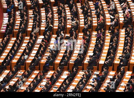 (150305) -- PEKING, 5. März 2015 -- die dritte Sitzung des 12. Nationalen Volkskongresses Chinas (NPC) wird in der Großen Halle des Volkes in Peking, Hauptstadt Chinas, am 5. März 2015 eröffnet. ) (Yxb) CHINA-BEIJING-NPC-OPENING (CN) YangxZongyou PUBLICATIONxNOTxINxCHN Peking 5. März 2015 die dritte Sitzung des China S 12th National Celebrities S Congress NPC wird IN der Großen Halle der Prominenten in Peking Hauptstadt von China eröffnet 5. März 2015 China Beijing NPC Opening CN PUBLICATIONxNOTxINxCHN Stockfoto