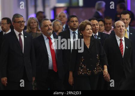 (150310) -- SAO PAULO, 10. März 2015 -- Brasiliens Präsidentin Dilma Rousseff (2. R, Front) nimmt am 10. März 2015 an der Eröffnungszeremonie der 21. Internationalen Baumesse im Anhembi Convention Center in Sao Paulo, Brasilien, Teil. ) (jg) BRASILIEN-SAO PAULO-POLITICS-ROUSSEFF RahelxPatrasso PUBLICATIONxNOTxINxCHN Sao PAULO 10. März 2015 die brasilianische Präsidentin Dilma Rousseff 2. Front nimmt an der Eröffnungszeremonie der 21. Internationalen Baumesse IM Convention Center in Sao Paulo Brasilien AM 10. März 2015 JG Brazil Sao Paulo POLITICS RousatsexBLNUxBLINC Teil Stockfoto