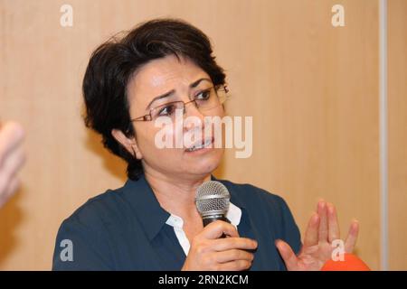 JERUSALEM, 23. Januar 2015, zeigt Haneed Zoabi, das erste weibliche arabische Knesset-Mitglied, spricht an einem Treffen der Joint Arab List in Nazareth, Israel. Eine Koalition ehemals streitbarer arabischer Parteien entwickelt sich als überraschende Kraft bei den anstehenden israelischen Wahlen und weckt die Hoffnung, dass der jüdische Staat gezwungen sein wird, seine Politik gegen diese große nationale Minderheit zu ändern. Die jüngsten Umfragen zeigen, dass die Gemeinsame Arabische Liste 10 Prozent der Stimmen gewinnen könnte, was 13 Sitze in Israels 120-köpfiger Knesset (parlament) bedeutet. JINI/) ISRAEL-WAHL-ARABISCHE PARTEIEN-VEREINIGUNG ANWRXAMARA PUBLICATIONXNOT Stockfoto