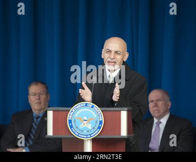 (150323) -- WASHINGTON D.C., 23. März 2015 -- der afghanische Präsident Ashraf Ghani spricht während einer Veranstaltung, um Mitgliedern des Militärdienstes und Veteranen zu danken, die in Afghanistan, im Pentagon, Washington D.C., den Vereinigten Staaten, 23. März, gedient haben. 2015. ) USA-WASHINGTON D.C.-AFGHANISCHER PRÄSIDENT-BESUCH PatsyxLynch PUBLICATIONxNOTxINxCHN Washington D C 23. März 2015 afghanischer Präsident Ashraf Ghani spricht während der Veranstaltung zum Dank an Mitglieder des Dienstes und Veteranen, die in Afghanistan im Pentagon Washington D C gedient haben die Vereinigten Staaten 23. März 2015 U S Washington D C afghanischer Präsident besucht PUBLICATIONxNOTxINxCHN Stockfoto