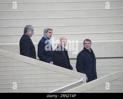 (150323) -- WASHINGTON D.C., 23. März 2015 -- (R-L) die US-Verteidigungsministerin Ashton Carter, der afghanische Präsident Ashraf Ghani, der US-Außenminister John Kerry und der afghanische Chief Executive Abdullah Abdullah reisen nach einer Veranstaltung ab, um Mitgliedern und Veteranen zu danken, die in Afghanistan, im Pentagon, Washington D.C., den Vereinigten Staaten, gedient haben, am 23. März, 2015. ) USA-WASHINGTON D.C.-AFGHANISCHER PRÄSIDENT-BESUCH PatsyxLynch PUBLICATIONxNOTxINxCHN Washington D C 23. März 2015 r l US-Verteidigungsministerin Ashton Carter afghanischer Präsident Ashraf Ghani US-Außenminister John Kerry und afghanischer Chef Stockfoto