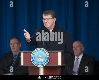 (150323) -- WASHINGTON D.C., 23. März 2015 -- die US-Verteidigungsministerin Ashton Carter nimmt an einer Veranstaltung Teil, um Mitgliedern des Militärdienstes und Veteranen zu danken, die in Afghanistan, im Pentagon, Washington D.C., den Vereinigten Staaten, gedient haben, 23. März, 2015. ) US-WASHINGTON D.C.-AFGHANISCHER PRÄSIDENT-BESUCH PatsyxLynch PUBLICATIONxNOTxINxCHN Washington D C 23. März 2015 US-Verteidigungsministerin Ashton Carter nimmt an der Veranstaltung Teil, um sich bei den Mitgliedern des Dienstes und Veteranen zu bedanken, die in Afghanistan im Pentagon Washington D C gedient haben. die Vereinigten Staaten 23. März 2015 Besuch des afghanischen Präsidenten PUBLICATIONxNOTxINxCHN Stockfoto