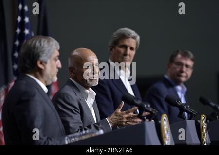 (150323) -- CAMP DAVID, März. 23, 2015 -- (von R nach L)USA Verteidigungsministerin Ashton Carter, US-Außenminister John Kerry, afghanischer Präsident Ashraf Ghani und afghanischer Chief Executive Abdullah Abdullah nahmen an einer Pressekonferenz in Camp David, Maryland, USA, am 23. März 2015 Teil. Der US-Verteidigungsminister Ashton Carter sagte am Montag, dass die Obama-Regierung nach Mitteln sucht, um sicherzustellen, dass die afghanischen Truppen bis 2017 auf ihrem angestrebten Höchststand gehalten werden, um das Engagement der USA für eine strategische Partnerschaft mit Afghanistan unter Beweis zu stellen. ) US-LAGER DAVID-AFGHAN PRESIDENT-VISIT YINXBOGU- Stockfoto