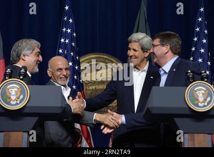 (150323) -- CAMP DAVID, März. 23, 2015 -- (von R nach L)USA Verteidigungsministerin Ashton Carter, US-Außenminister John Kerry, afghanischer Präsident Ashraf Ghani und afghanischer Chief Executive Abdullah Abdullah nahmen an einer Pressekonferenz in Camp David, Maryland, USA, am 23. März 2015 Teil. Der US-Verteidigungsminister Ashton Carter sagte am Montag, dass die Obama-Regierung nach Mitteln sucht, um sicherzustellen, dass die afghanischen Truppen bis 2017 auf ihrem angestrebten Höchststand gehalten werden, um das Engagement der USA für eine strategische Partnerschaft mit Afghanistan unter Beweis zu stellen. ) US-LAGER DAVID-AFGHAN PRESIDENT-VISIT YINXBOGU- Stockfoto