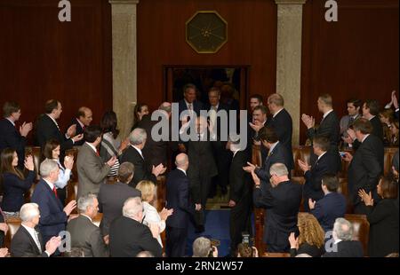 (150325) -- WASHINGTON D.C., 25. März 2015 -- der afghanische Präsident Ashraf Ghani(C) kommt wegen einer gemeinsamen Tagung des Kongresses auf dem Capitol Hill in Washington D.C., USA, am 25. März 2015. Der afghanische Präsident Ashraf Ghani hat am Mittwoch zu Besuch gewarnt, dass extremistische Gruppen wie der Islamische Staat (IS) eine ernste und gegenwärtige Gefahr für den afghanischen Sicherheitsübergang darstellen. ) US-WASHINGTON D.C.-CONGRESS-AFGHANISTAN-GHANI YinxBogu PUBLICATIONxNOTxINxCHN Washington D C März 25 2015 afghanischer Präsident Ashraf Ghani C kommt wegen einer gemeinsamen Tagung des Kongresses AUF DEM Kapitol in Washi Stockfoto