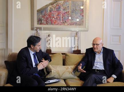 150406 -- BEIRUT, 6. April 2015 -- der stellvertretende US-Staatssekretär Antony blinken trifft sich am 6. April 2015 in Beirut mit dem libanesischen Premierminister Tammam Salam R. Antony blinken, stellvertretender US-Staatssekretär, sagte am Montag, dass sich sein Land einer politischen Lösung der syrischen Krise verschrieben habe, die zur Bildung einer inklusiven Regierung führe. Xinhua / LIBANON-BEIRUT-SYRISCHE KRISE-US-POLITISCHE LÖSUNG Dalatinohra PUBLICATIONxNOTxINxCHN Stockfoto