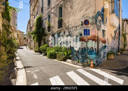 Frankreich, Herault, Sete, Wandgemälde Histoire de mer (Meeresgeschichte) der Künstler Belek Naoui, Mazingue und Gaston Labaffe in der Rue de Tunis und Rue Fondère Stockfoto